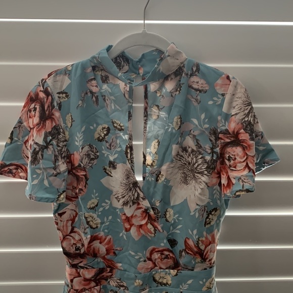 New Blue Pink Floral Romper, Open Back, Wrap Front, Choker Collar, Zipper. - Picture 5 of 11